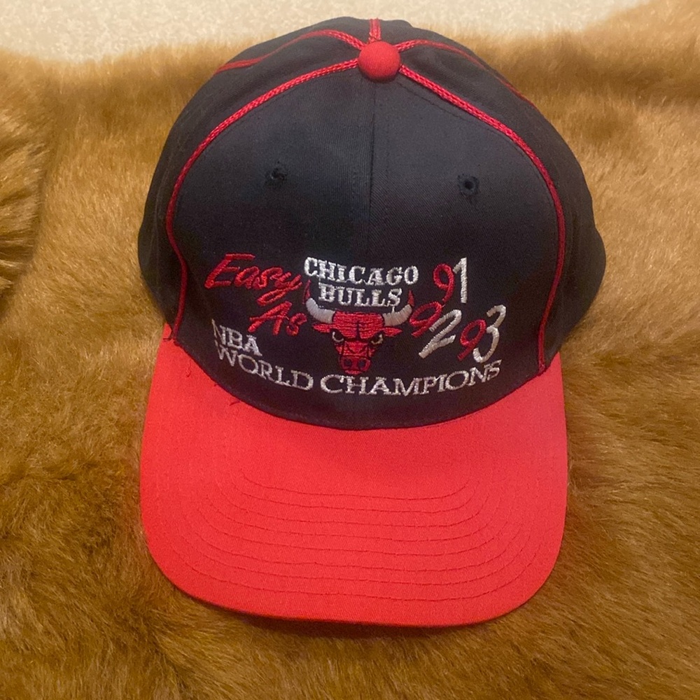 Vintage Chicago Bulls 3-peat Adjustable Baseball Cap